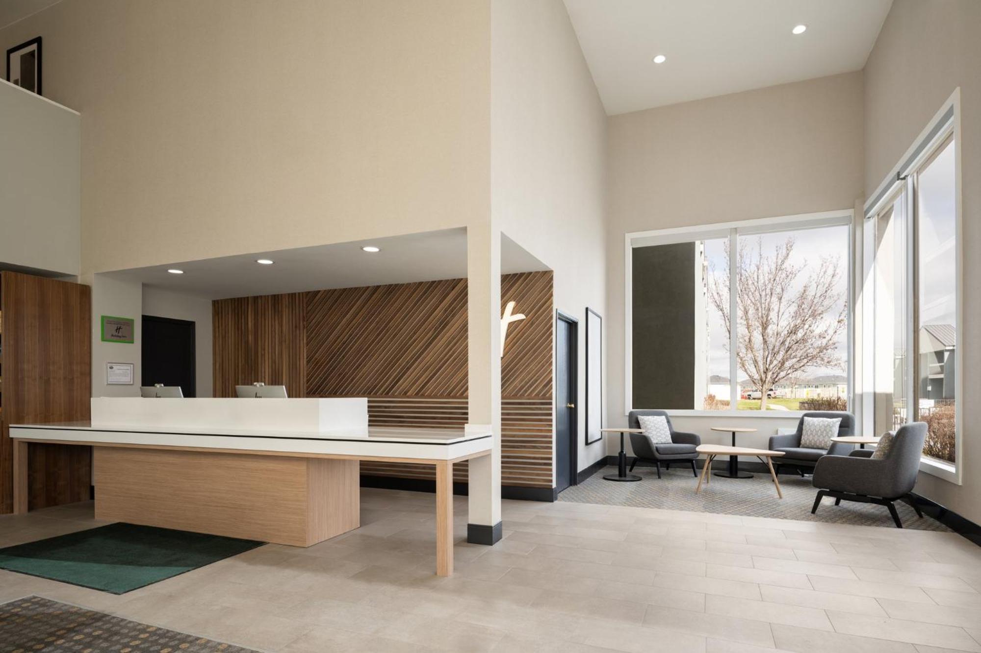 Holiday Inn Ontario By Ihg Exterior foto